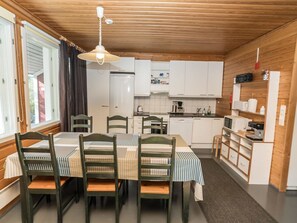 Fridge, microwave, dishwasher, cookware/dishes/utensils