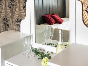 4 makuuhuonetta, internet