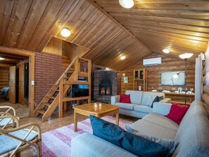 Tv, dvd-afspiller, bordfodbold