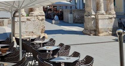 Rustic and modern stone finca with two parking spaces on the property and covered terrace