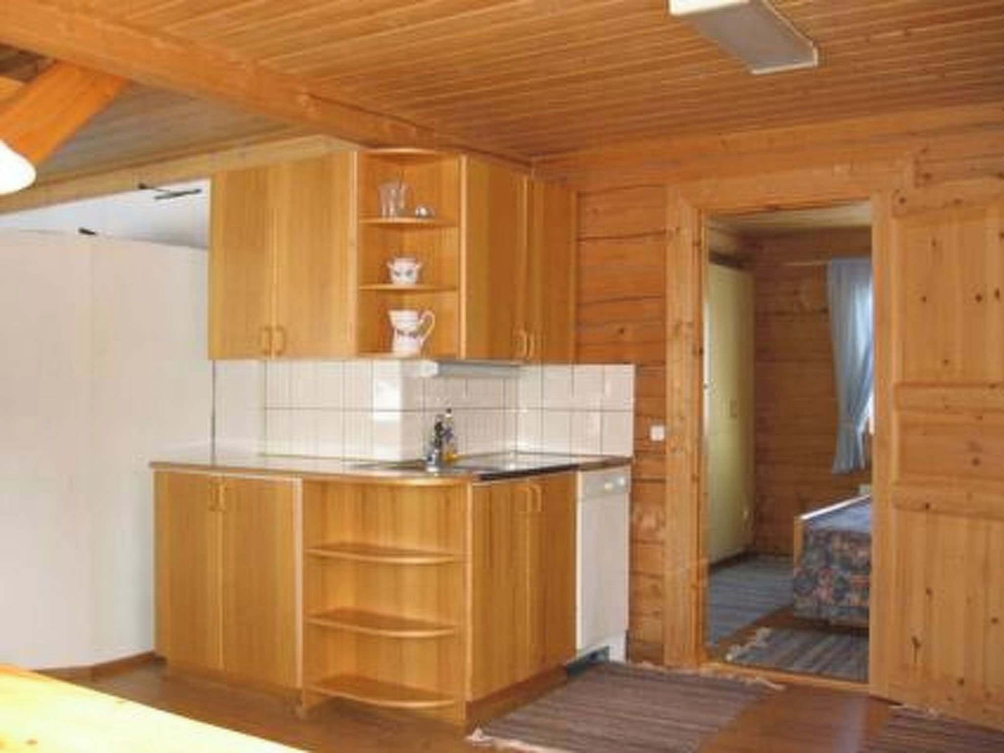 Jääkaappi, mikroaaltouuni, astianpesukone