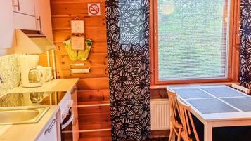 Fridge, microwave, dishwasher, cookware/dishes/utensils