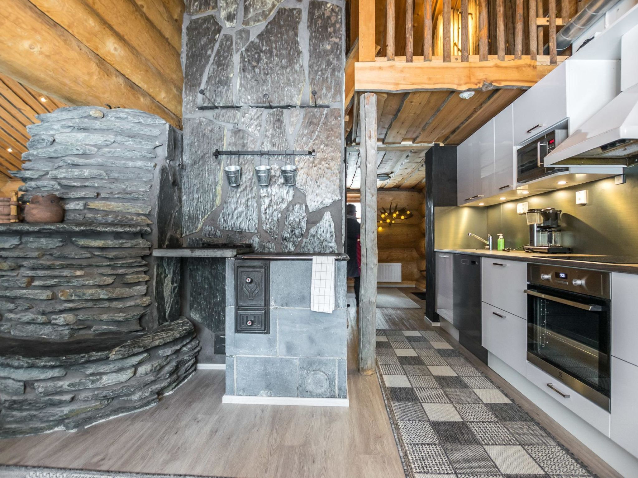 Fridge, microwave, dishwasher, cookware/dishes/utensils