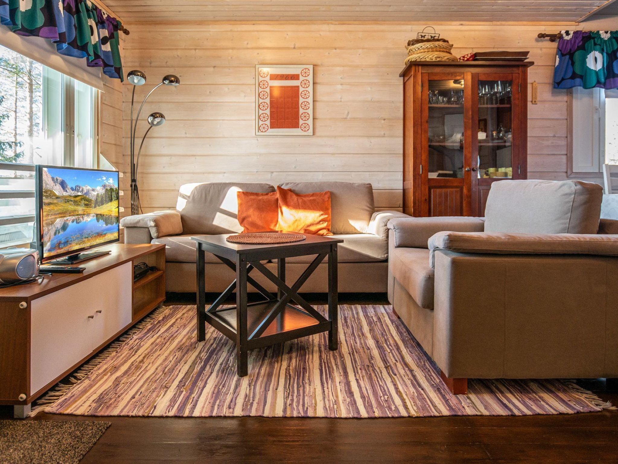 テレビ、DVD プレーヤー