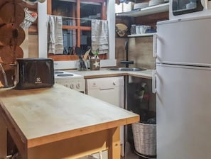 Frigorifero, microonde, forno, lavastoviglie