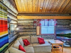 TV - Tokkapirtti 3 by Interhome (Kittilä)