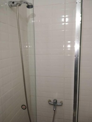 Douche de la salle de bain