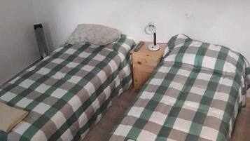 Apartment, 2 Twin Beds | Free WiFi, bed sheets