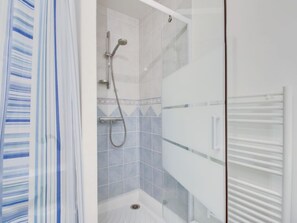 Hair dryer, towels - Clos Schuman by Interhome (Saint Malo)