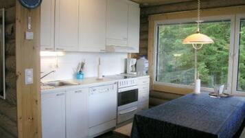 Geladeira, micro-ondas, lava-louças