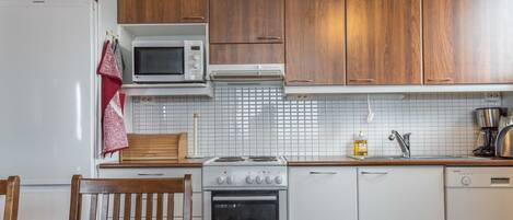 Réfrigérateur, micro-ondes, lave-vaisselle