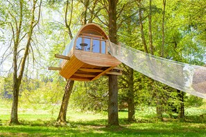 Tree House | Premium bedding, individually decorated, individually furnished