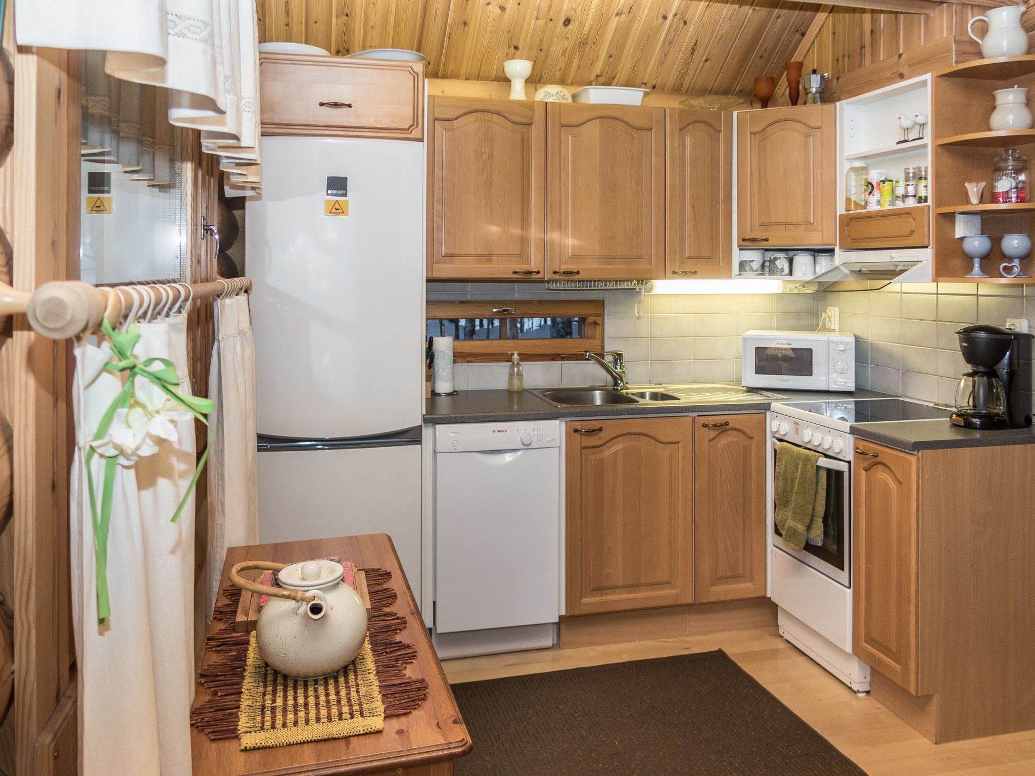 Réfrigérateur, micro-ondes, lave-vaisselle