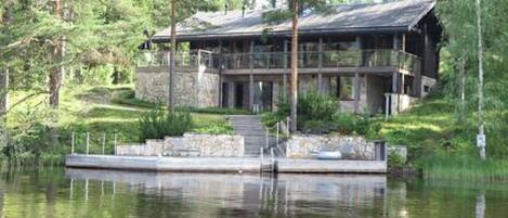 المنشأة من الخارج