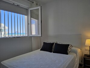 2 Schlafzimmer, Schreibtisch, Bügeleisen/Bügelbrett, WLAN