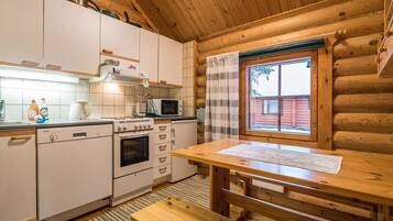 Refrigerador, microondas, lavavajillas, utensilios de cocina