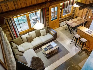 TV, fireplace, DVD player