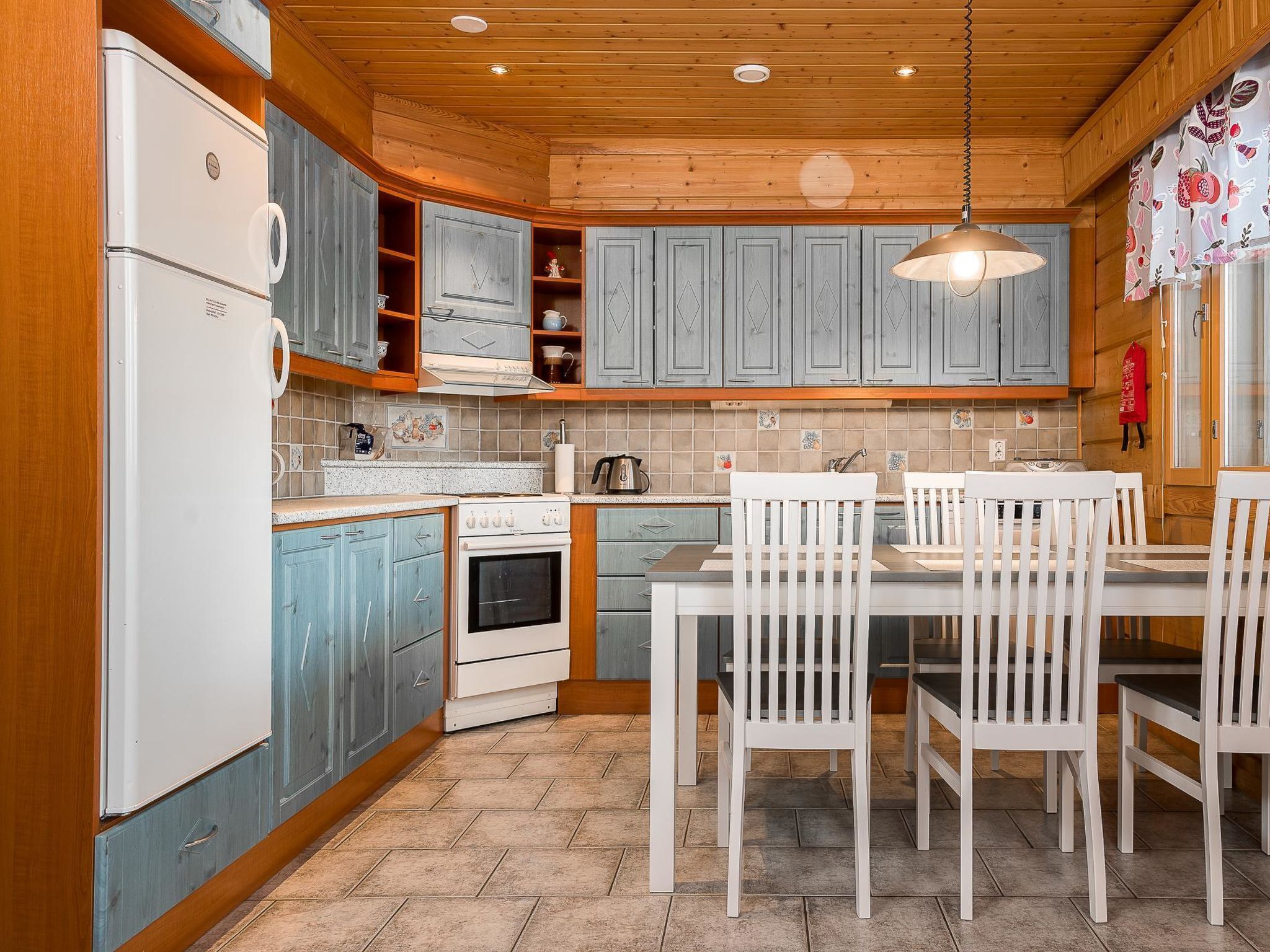 Refrigerador, microondas, lavavajillas y batidora 