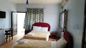 Triple Room - Hotel Hagounia (El Ouatia)