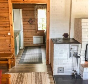 Jääkaappi, mikroaaltouuni, uuni, astianpesukone