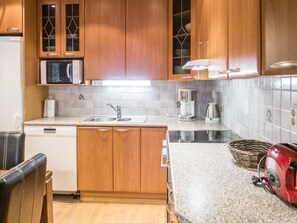 Réfrigérateur, micro-ondes, lave-vaisselle