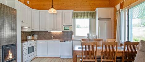 Fridge, microwave, dishwasher, cookware/dishes/utensils