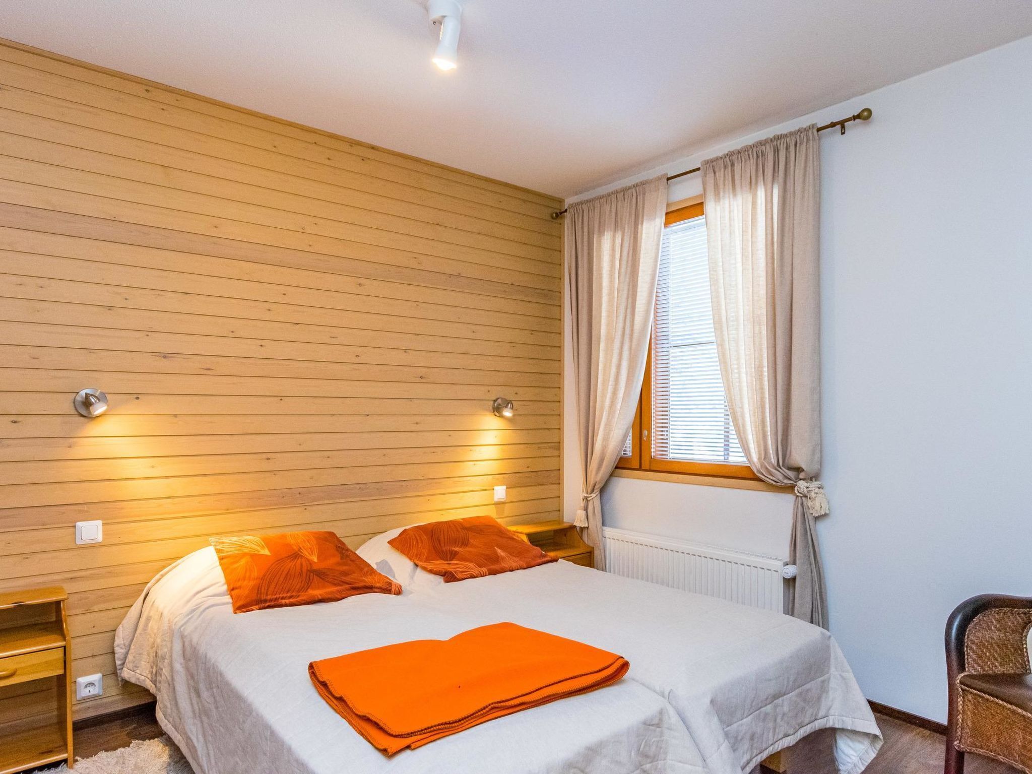 2 chambres, fer et planche à repasser