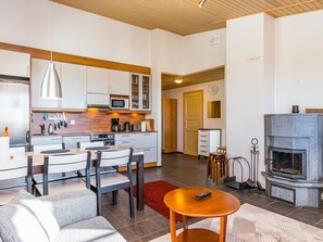 Jääkaappi, mikroaaltouuni, astianpesukone