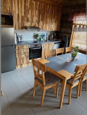 Refrigerador, microondas, horno y lavavajillas