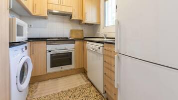 Réfrigérateur, micro-ondes, four, lave-vaisselle