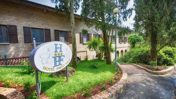 مدخل المنشأة