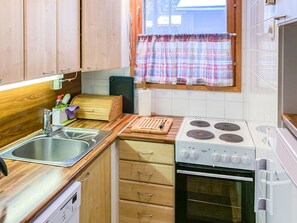 Geladeira, micro-ondas, lava-louças