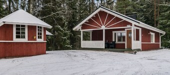 Mäkimökki by Interhome