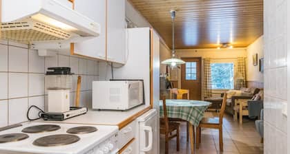 Mäkimökki by Interhome