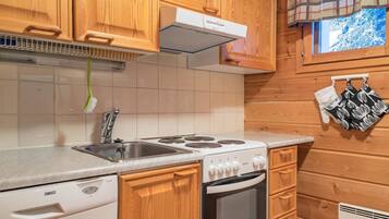 Fridge, microwave, dishwasher, cookware/dishes/utensils