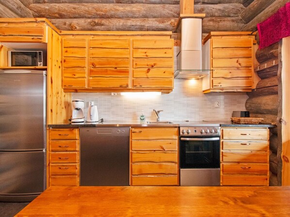 Fridge, microwave, dishwasher, highchair - Tokka 2 by Interhome (Kuusamo)