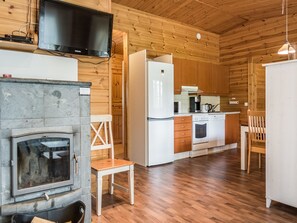 Kjøleskap, mikrobølgeovn, ovn og oppvaskmaskin