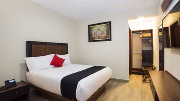 Phòng Tiêu chuẩn | Két bảo mật tại phòng, bàn, phòng cách âm, bàn ủi/dụng cụ ủi quần áo