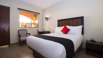 Habitación estándar | Caja de seguridad en la habitación, escritorio y insonorización