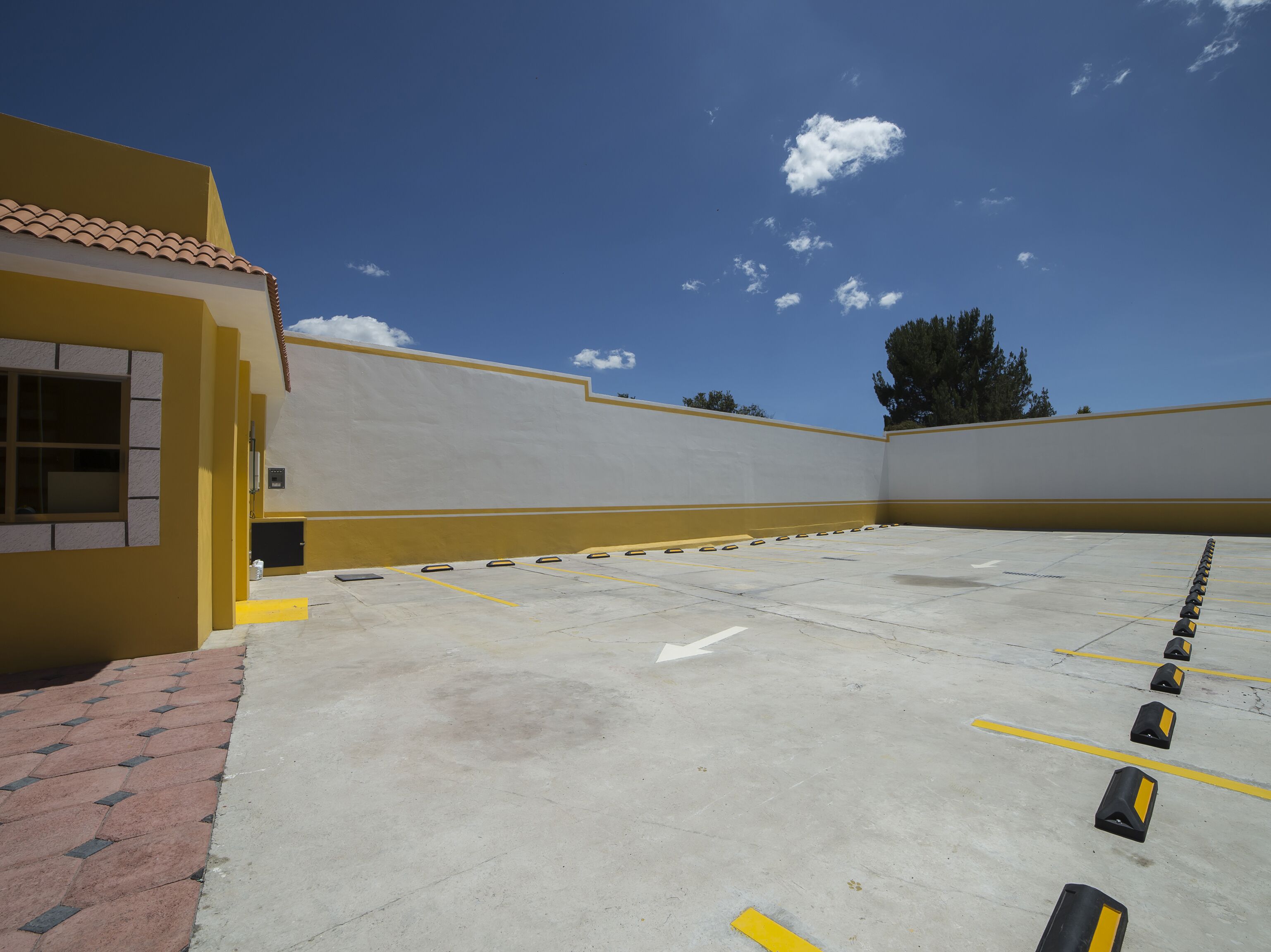 Tempat parkir