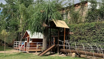 Área de juegos infantiles al aire libre