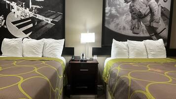 1 habitación, decoración personalizada, muebles diferentes y escritorio