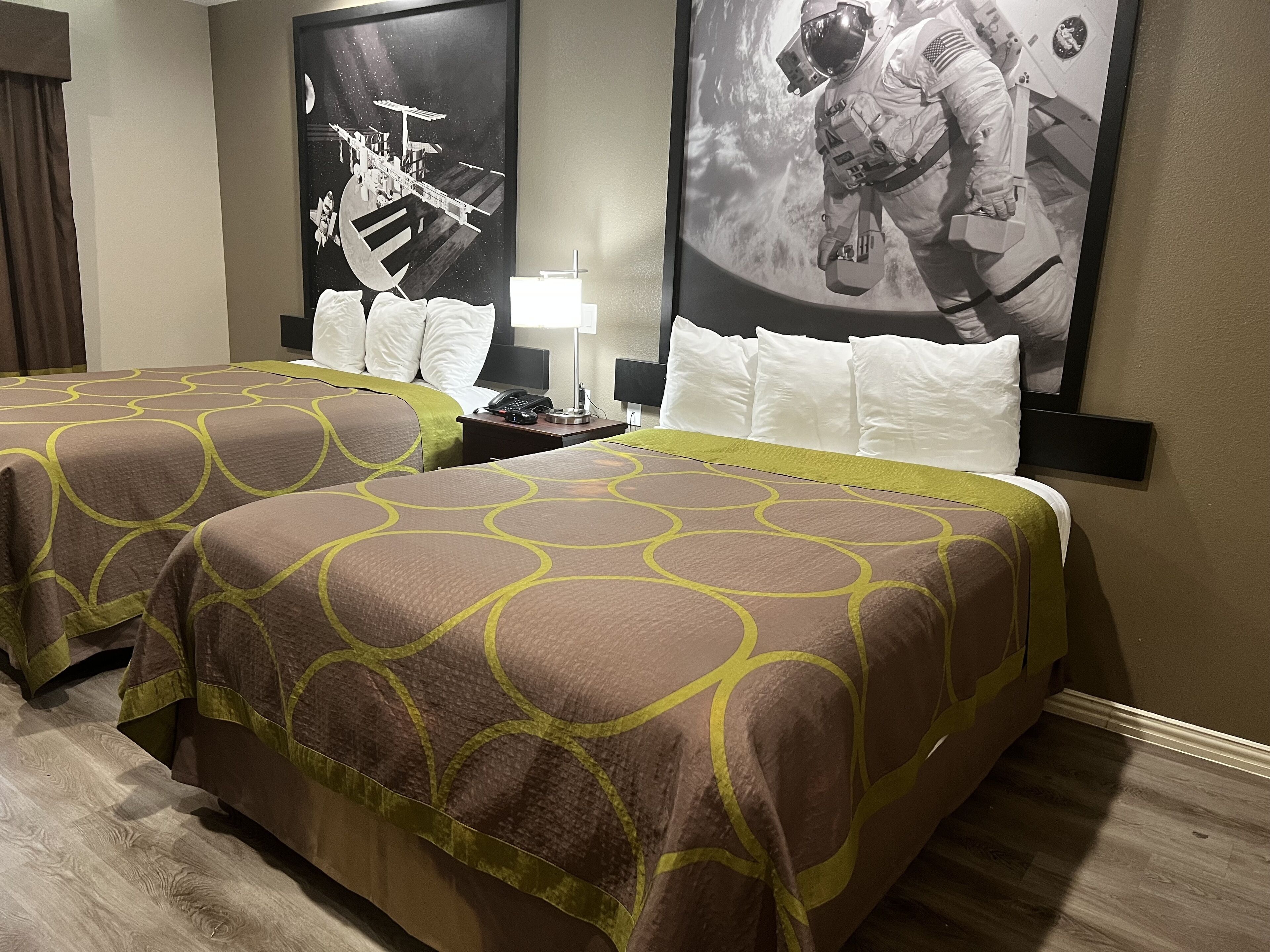 1 bedroom, individually decorated, individually furnished, desk