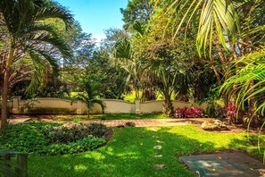 Property grounds - Beautiful Garden floor condo with pool views in Paseo del Sol by BRIC (Playa del Carmen)