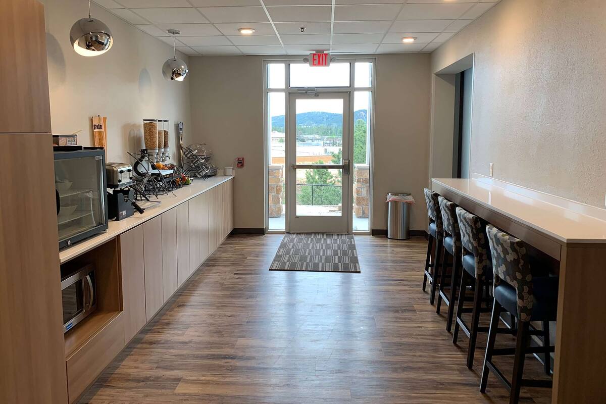 free daily continental breakfast