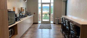 Microtel Inn & Suites by Wyndham Woodland Park