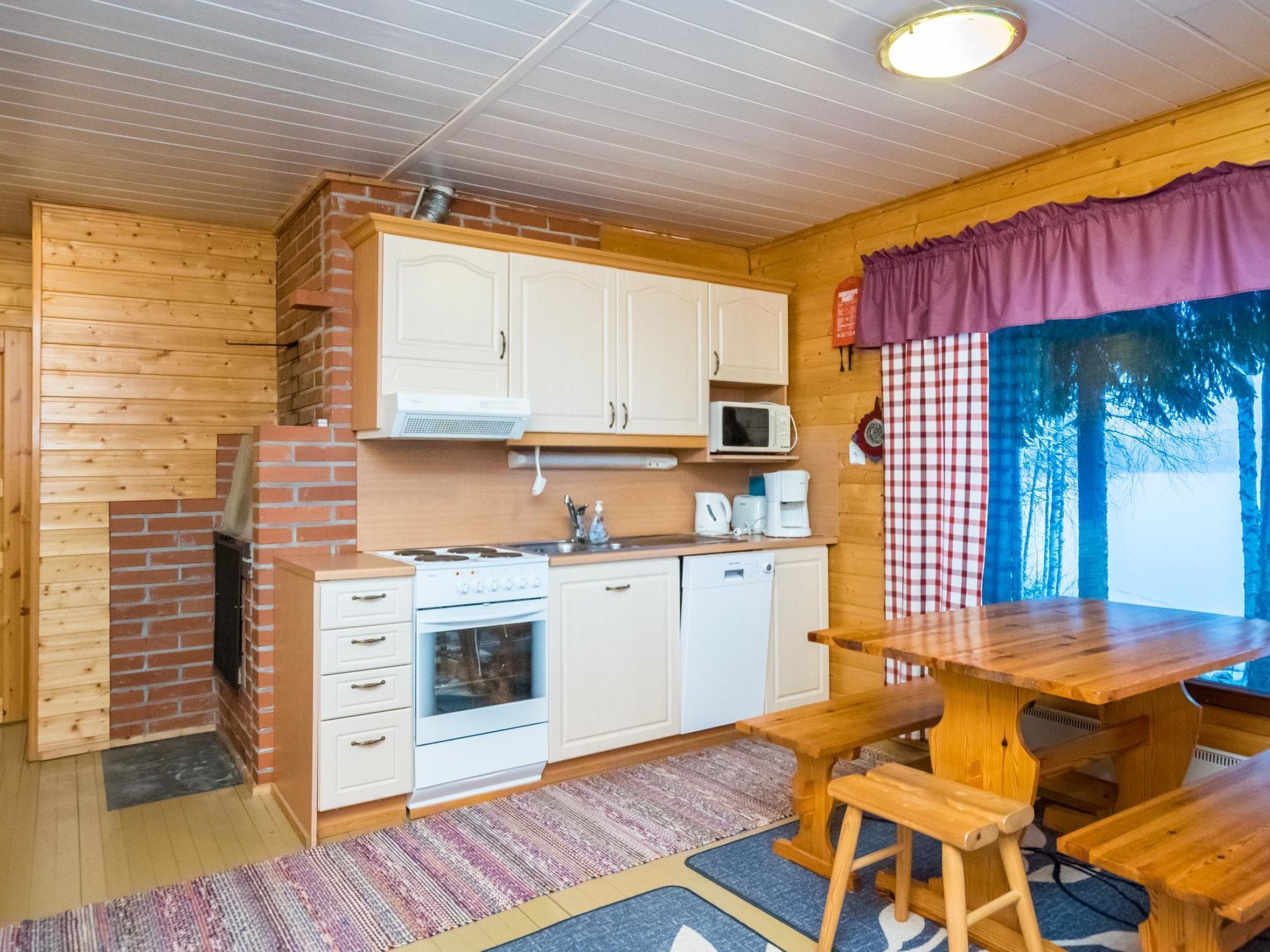 Refrigerador, microondas, lavavajillas y periquera 