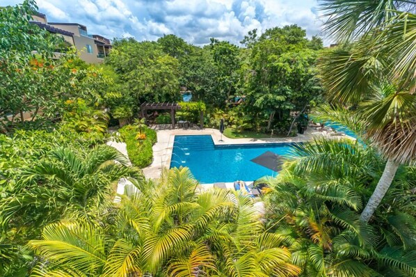 Pool - 4 Pools and Budget Penthouse in Vaiven. From BRIC Vacation Rentals (Playa del Carmen)