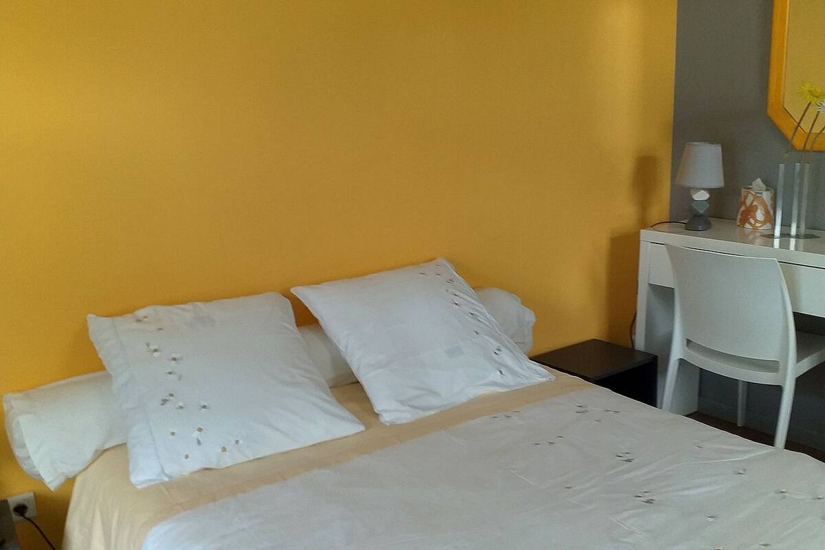 Quarto casal | Quartos à prova de som, Wi-Fi de cortesia, roupa de cama