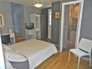 Double Room | Soundproofing, free WiFi, bed sheets - Le Jardin de Josseline (Amboise)